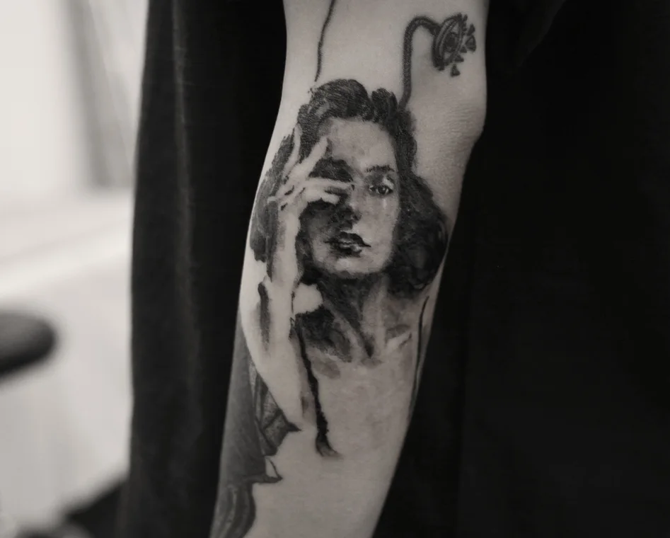 Bird Arm Detail 대표 이미지