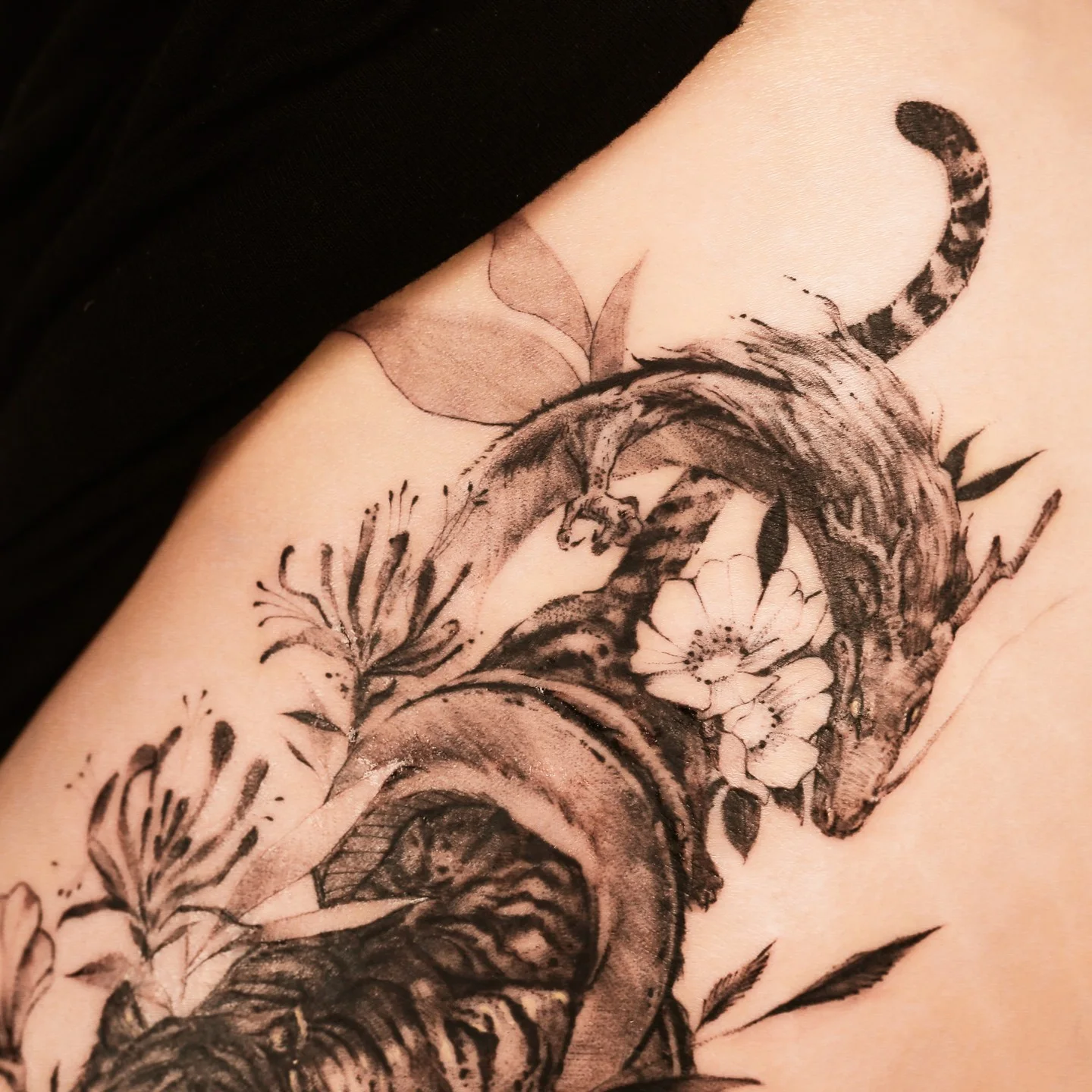 Dragon Hip Piece 대표 이미지